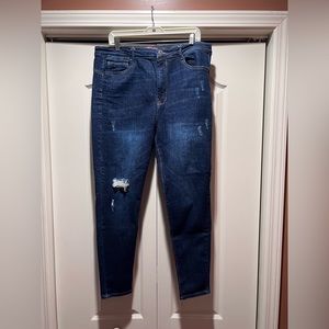 Women’s distressed denim blue jeans Wax brand size 18 NWOT